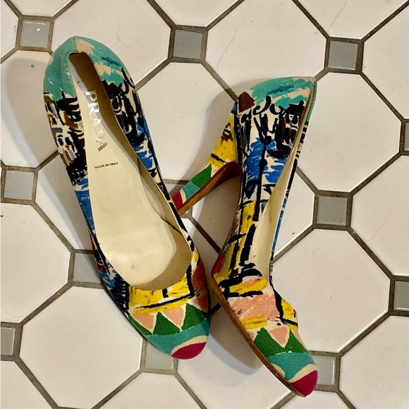 Vintage prada “Venice” cloth round toe heels - Picture 2 of 5
